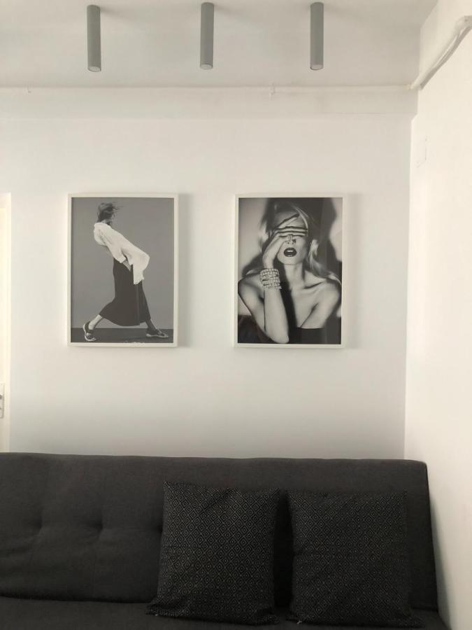 Staycity Modern Apartment Boekarest Buitenkant foto
