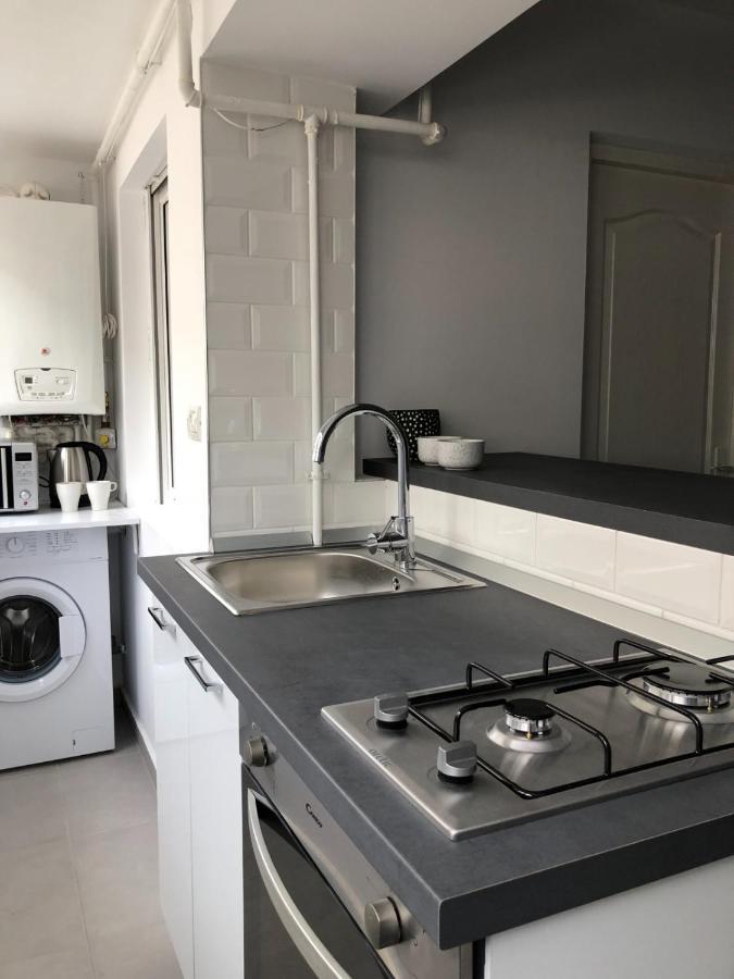 Staycity Modern Apartment Boekarest Buitenkant foto