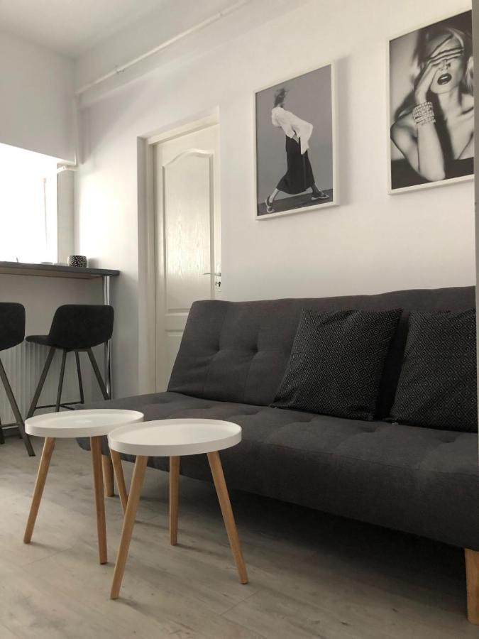 Staycity Modern Apartment Boekarest Buitenkant foto