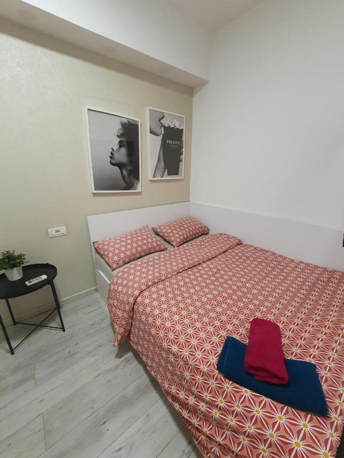 Staycity Modern Apartment Boekarest Buitenkant foto